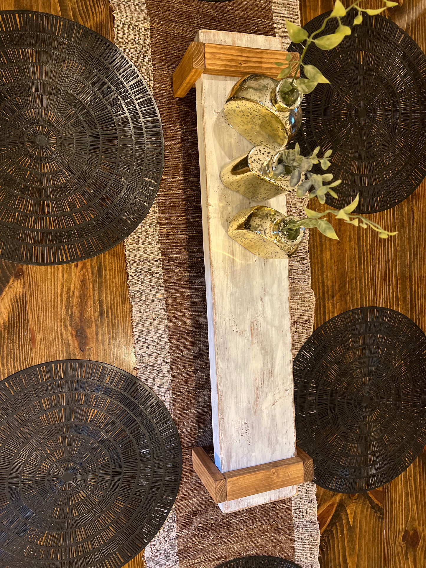 Centerpiece wood decor with legs